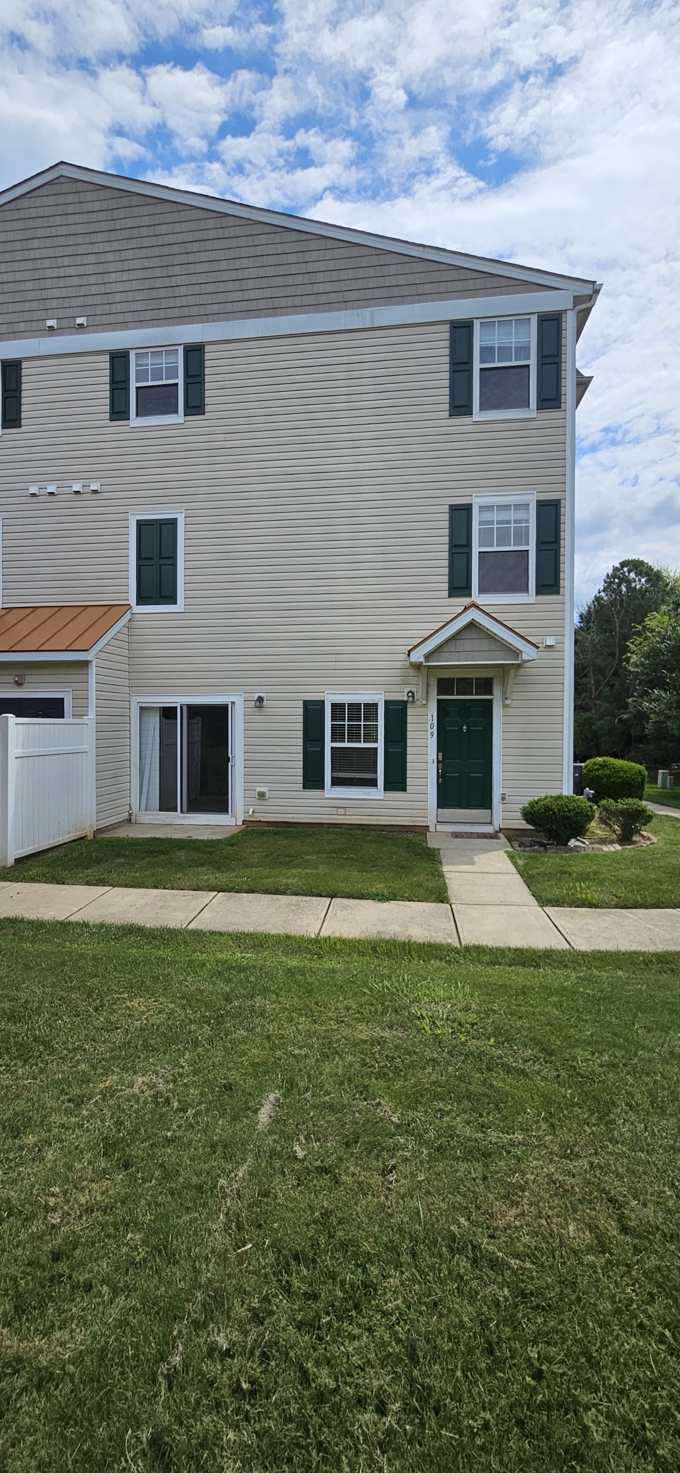 2210 Valley Edge Dr-109