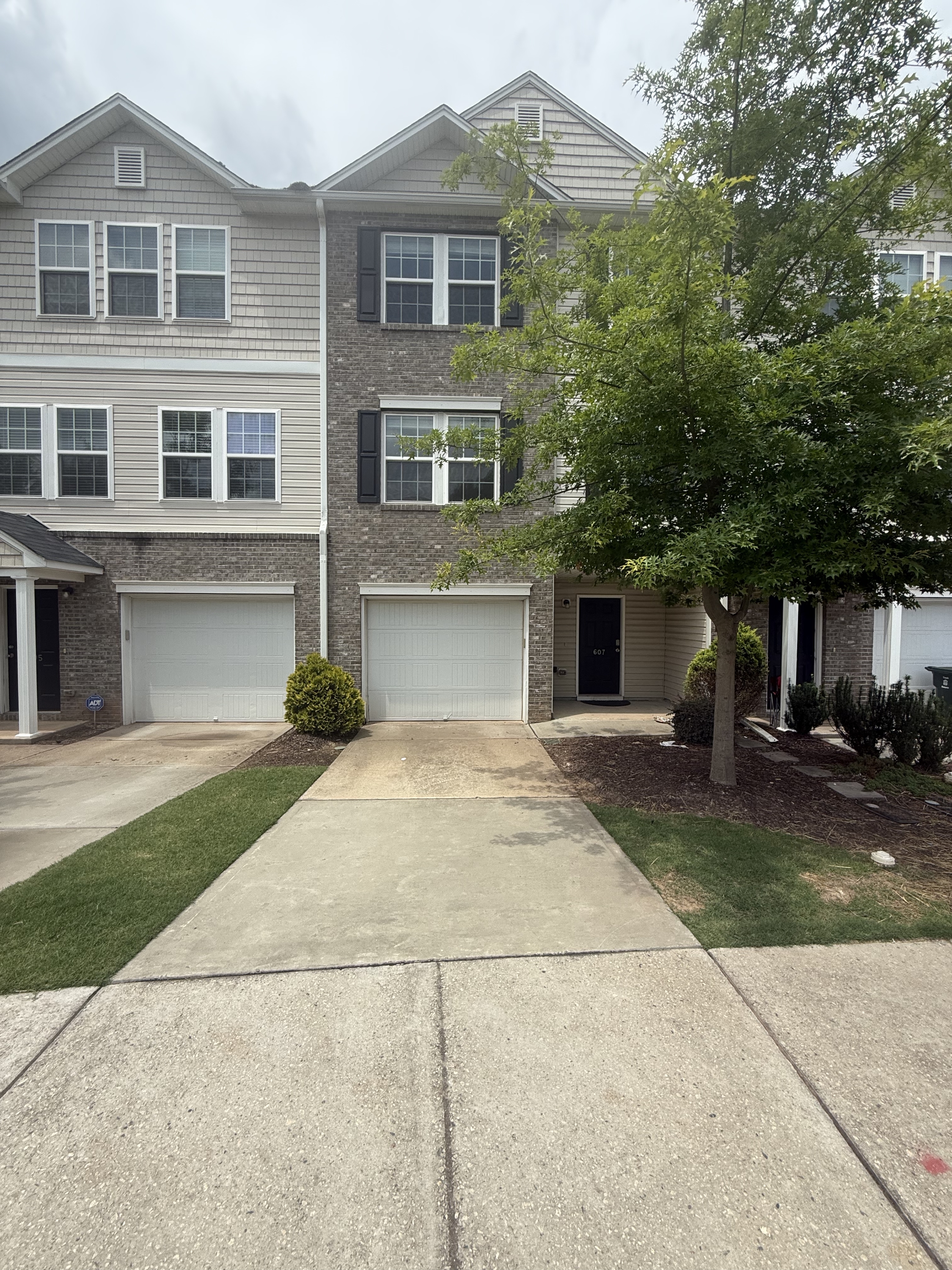 607 Minnestott Way - 1