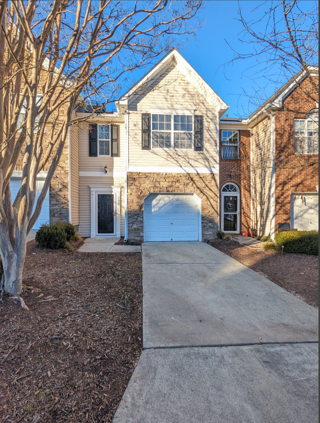 559 Writers Way - 1