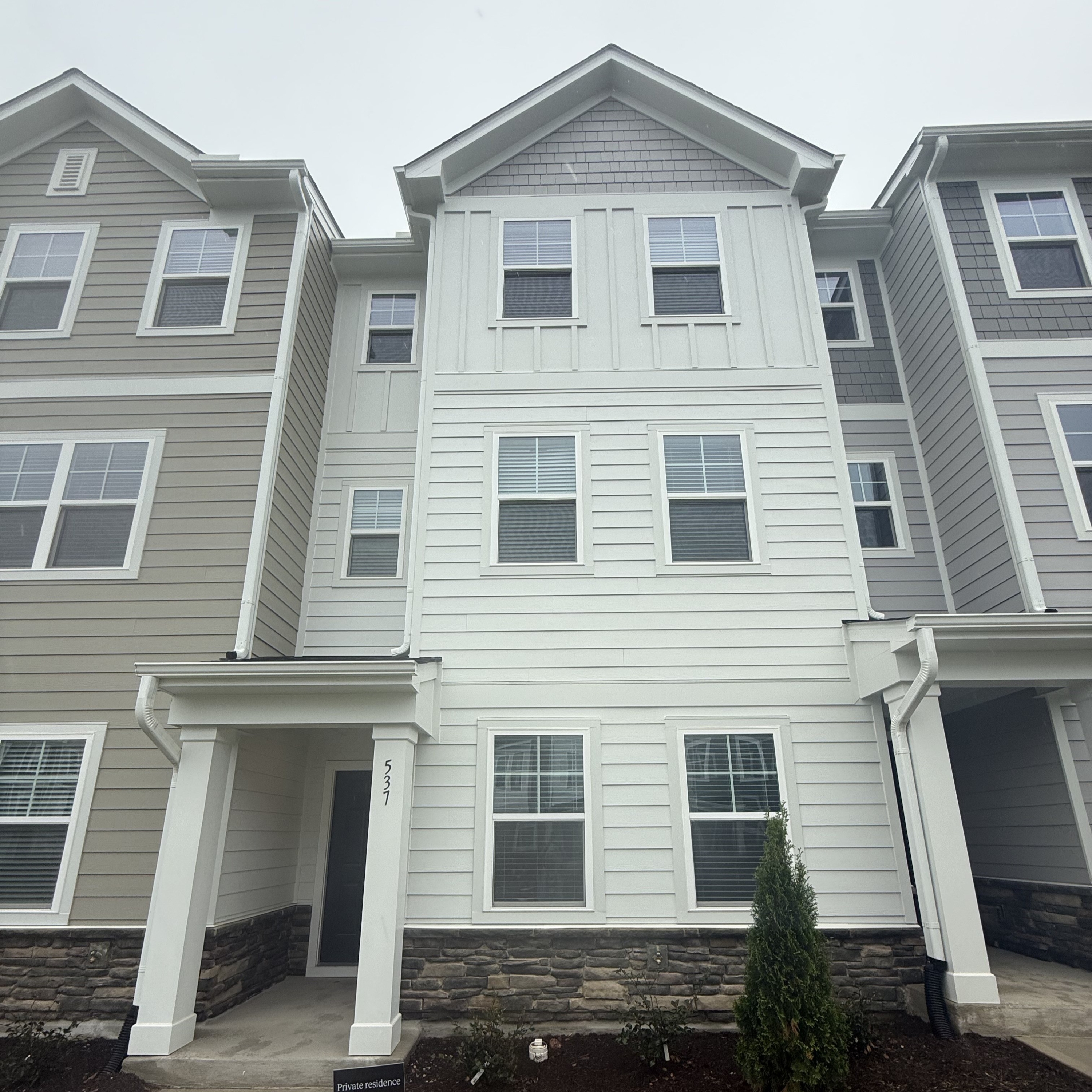 537 Deercroft Dr - 1
