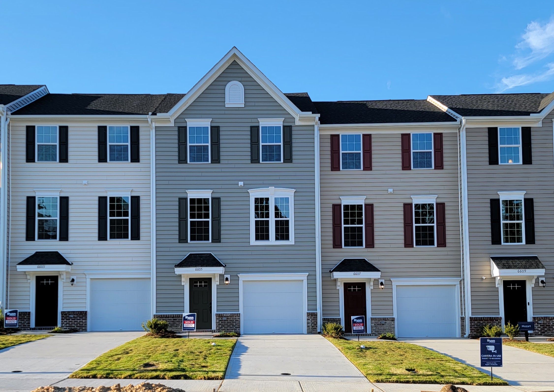 6605 Pathfinder Way - 1
